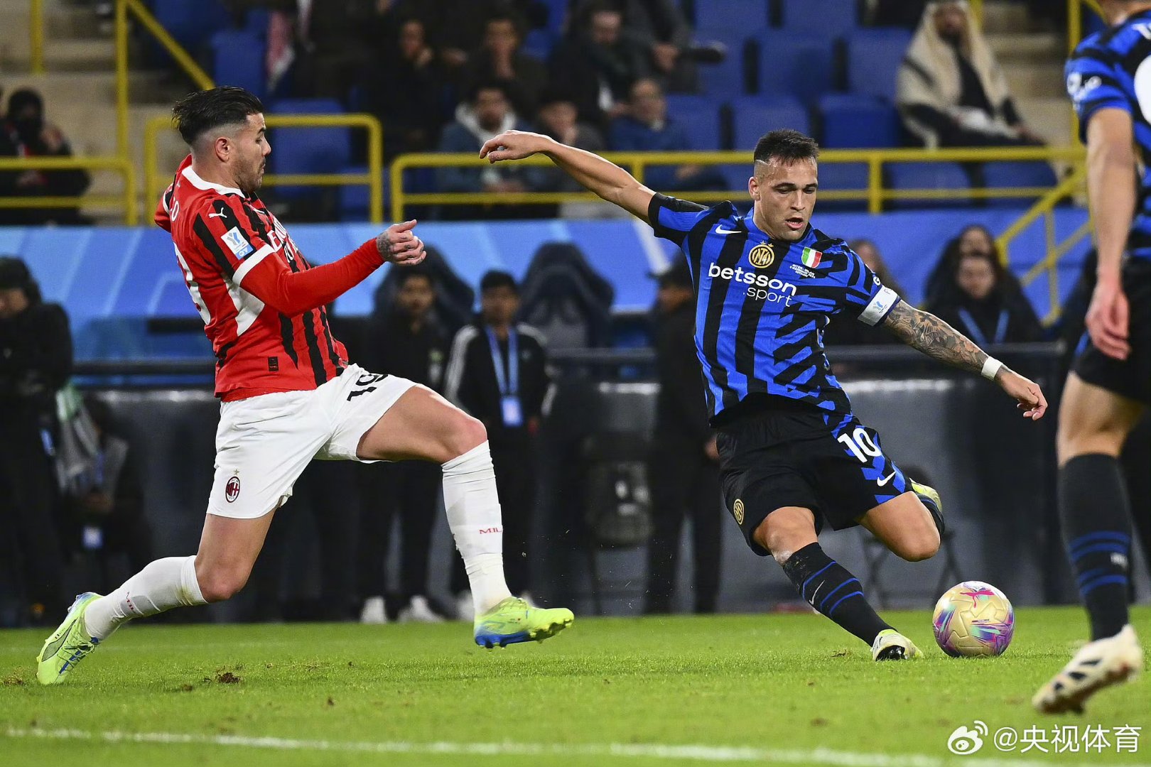 国际米兰客场战胜维罗纳，零封对手