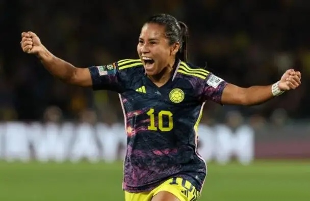 日本女足联赛新星崭露头角，赢得球迷喝彩