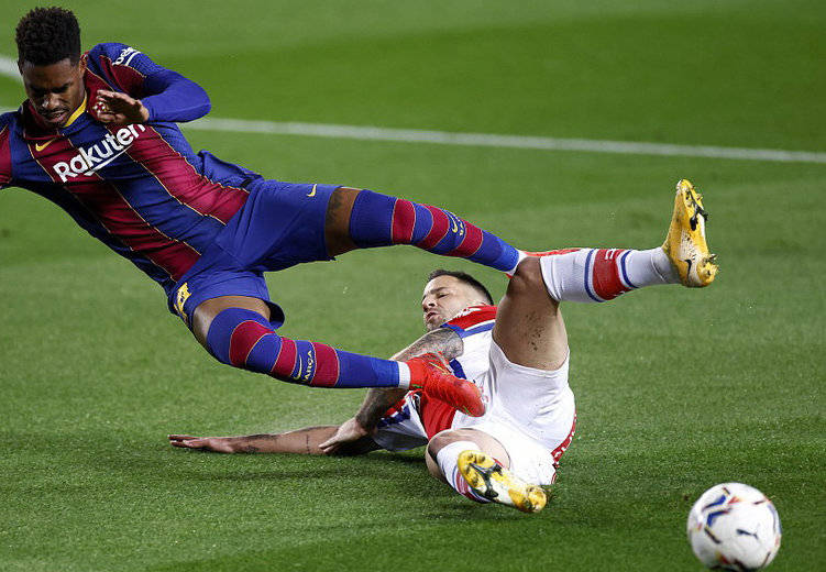 埃尔切主场狼狈失利，堕入连败难解泥沼！