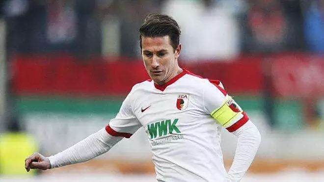 沙尔克全力备战，力争赢得一场胜利的简单介绍