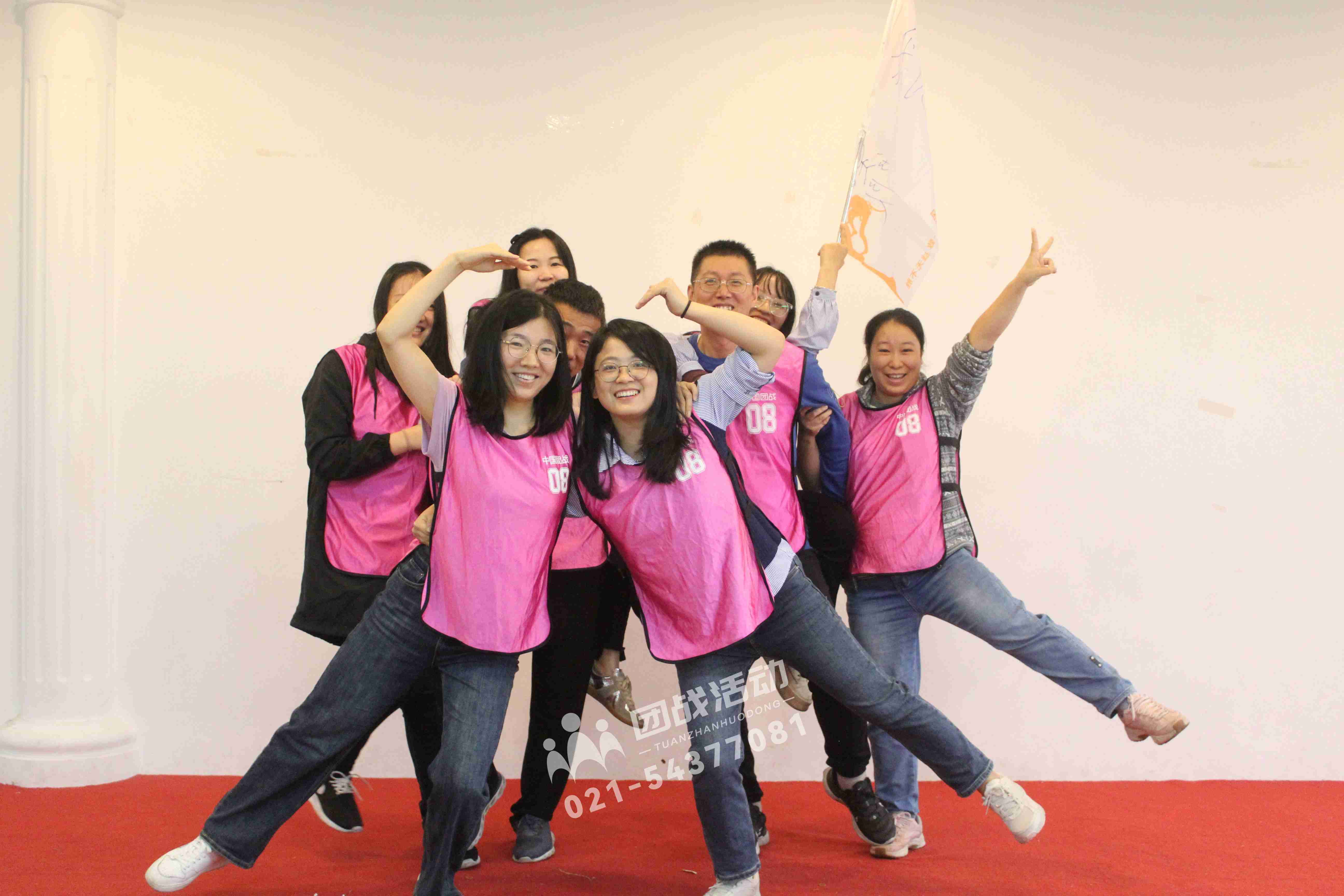 霍芬海姆通过团队合作取得胜利，展现强大实力的简单介绍