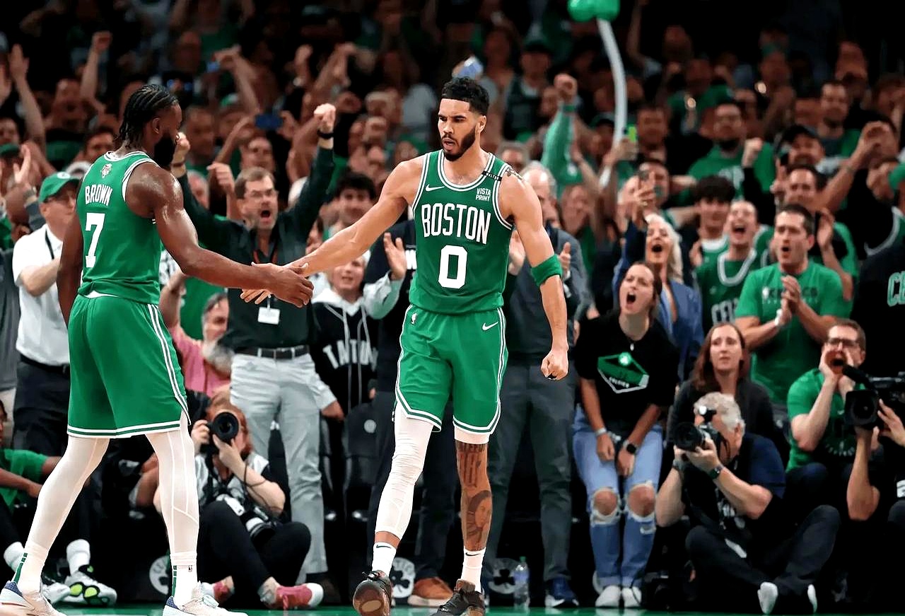 沃克回归凯尔特人队,将搭档厄文协助球队争取胜利的简单介绍 沃克回归凯尔特人队,将搭档厄文协助球队争取胜利的简单介绍